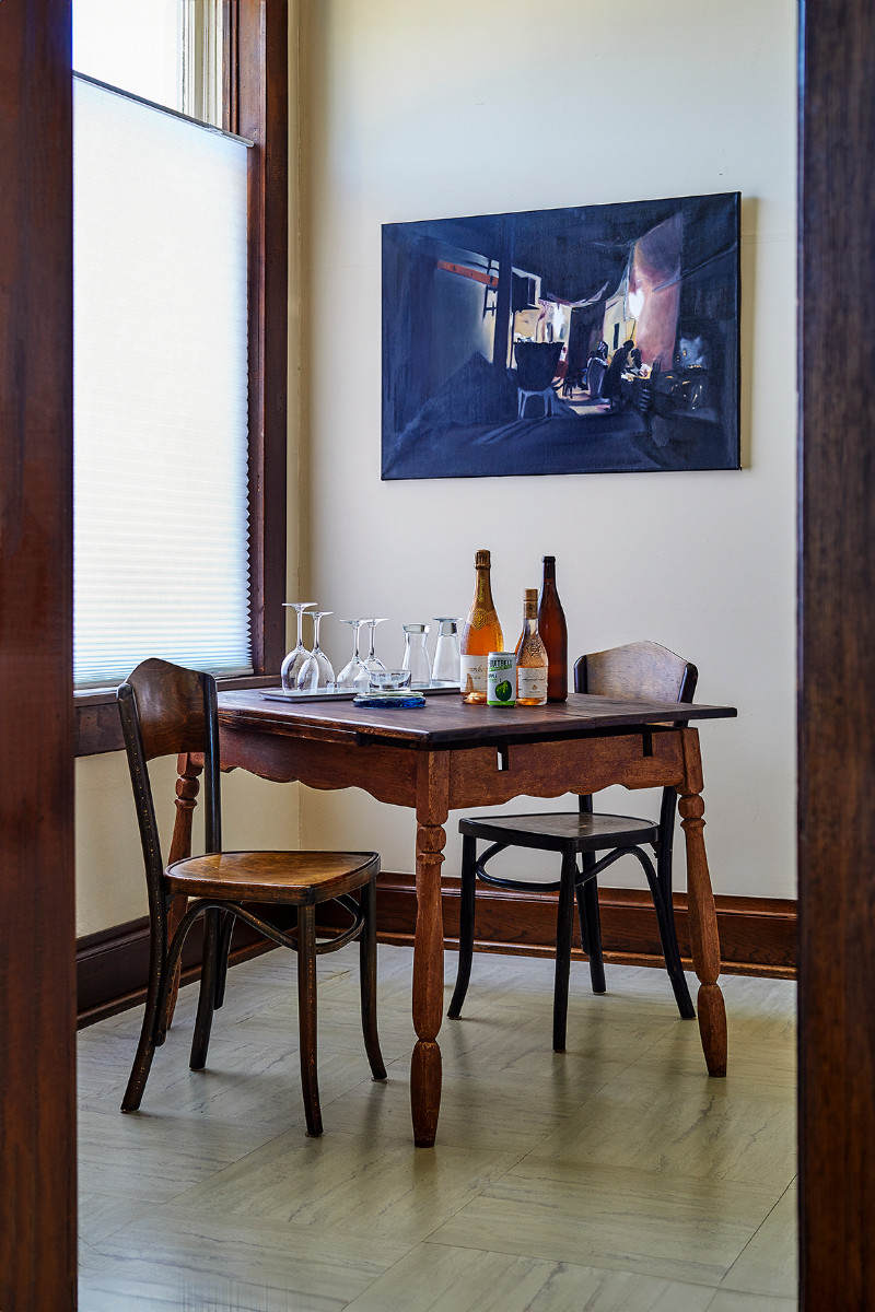 6 Linden Studio Dining Area